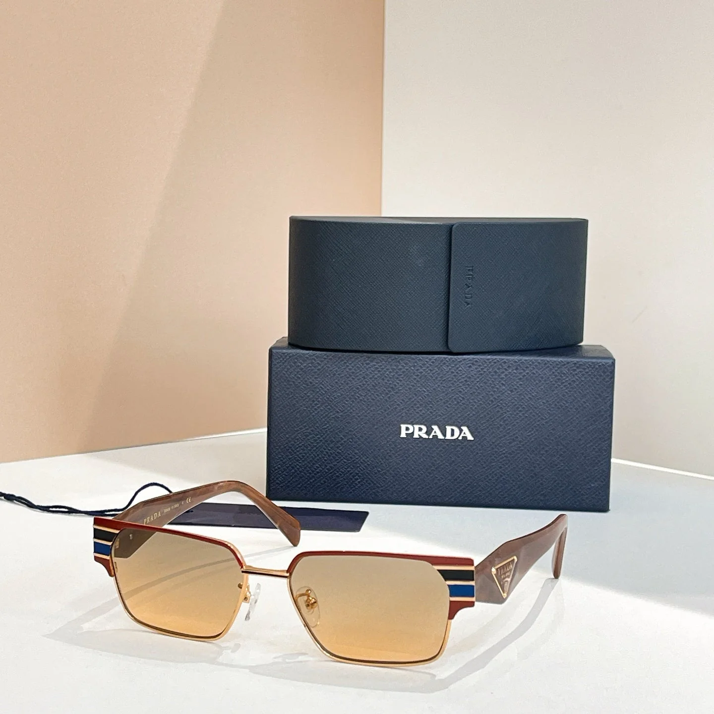 gradient two tone sunglasses gradient two tone sunglasses