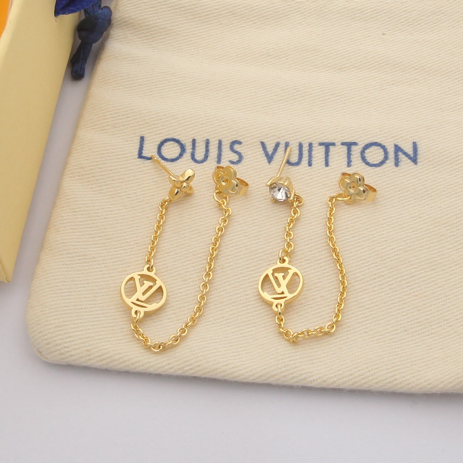 petit asymmetric chain earrings petit asymmetric chain earrings
