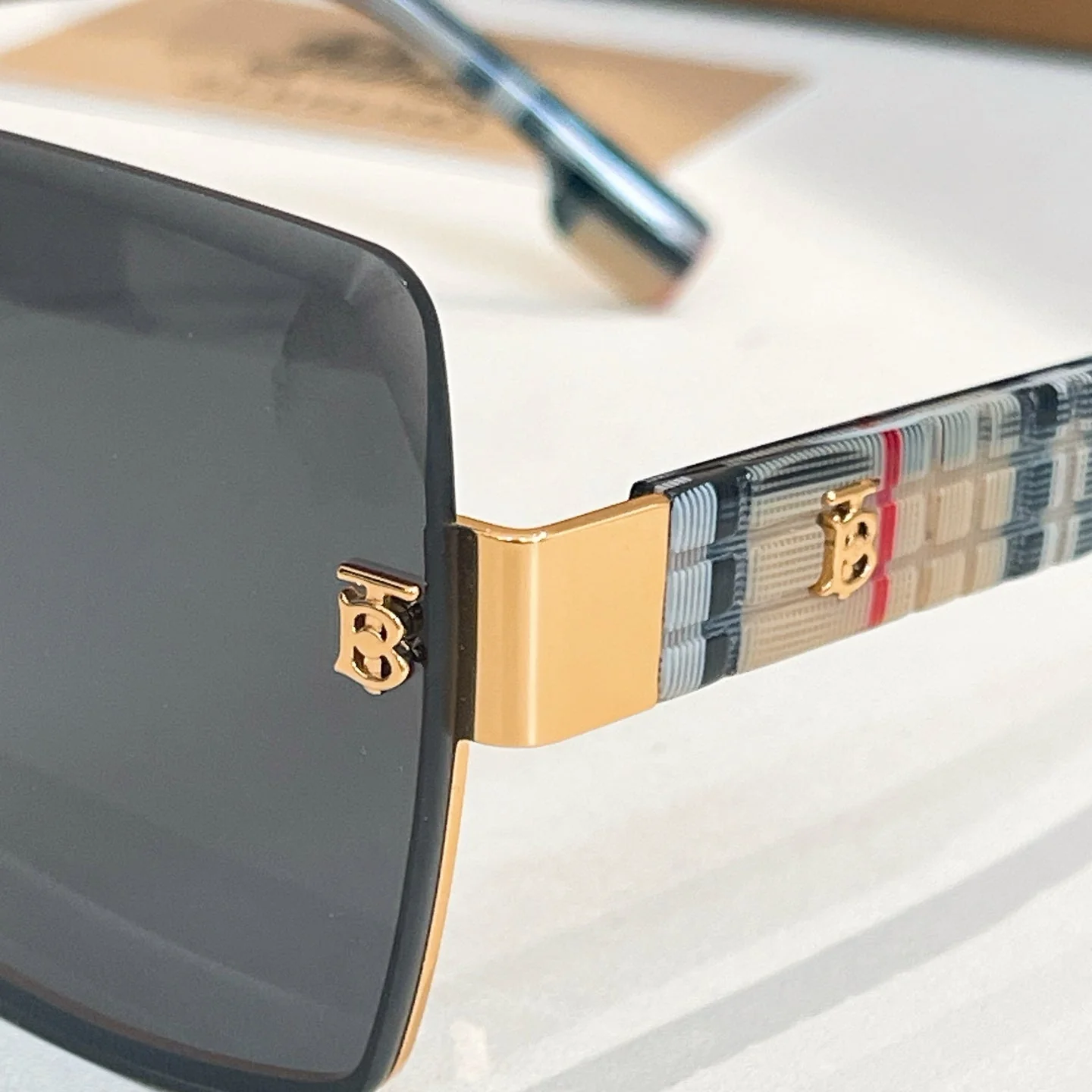 2025 new fashion large frame sunglasses in 5 colors be2491 2025 new fashion large frame sunglasses in 5 colors be2491
