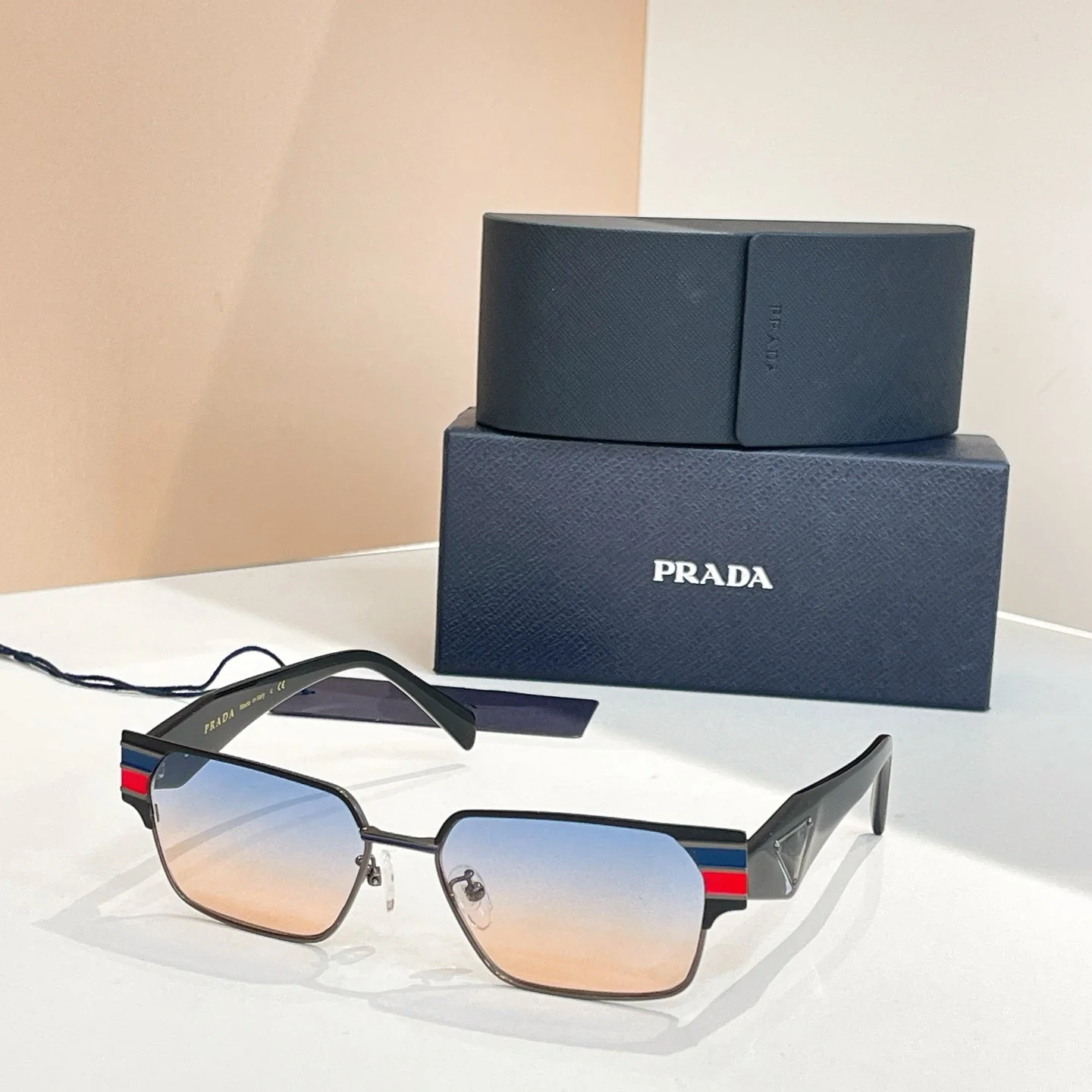 gradient two tone sunglasses gradient two tone sunglasses