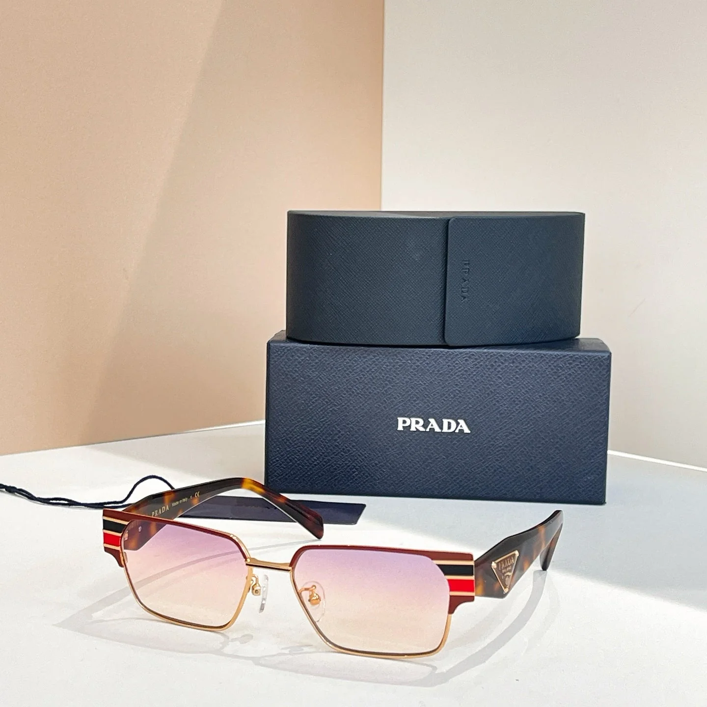 gradient two tone sunglasses gradient two tone sunglasses