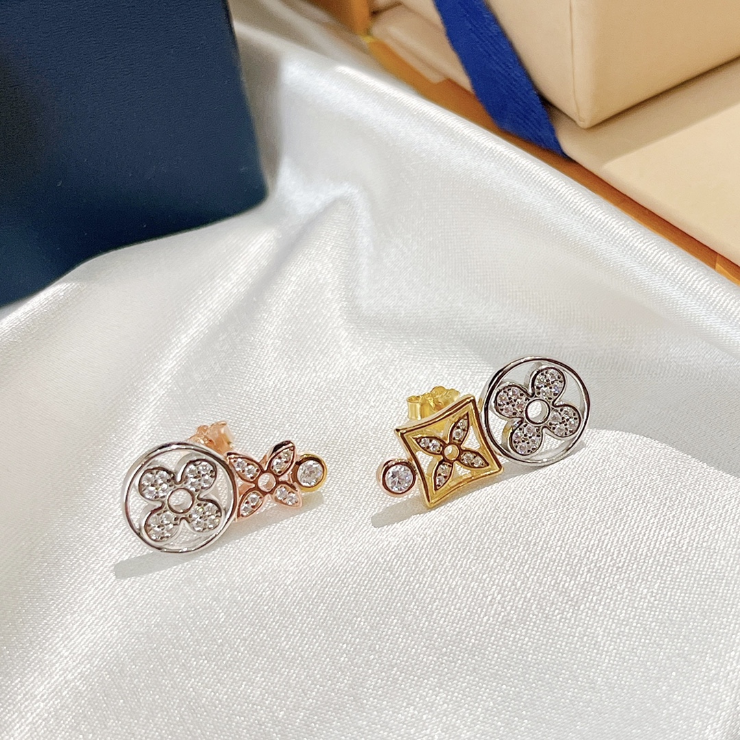 four leaf clover flower stud earrings four leaf clover flower stud earrings