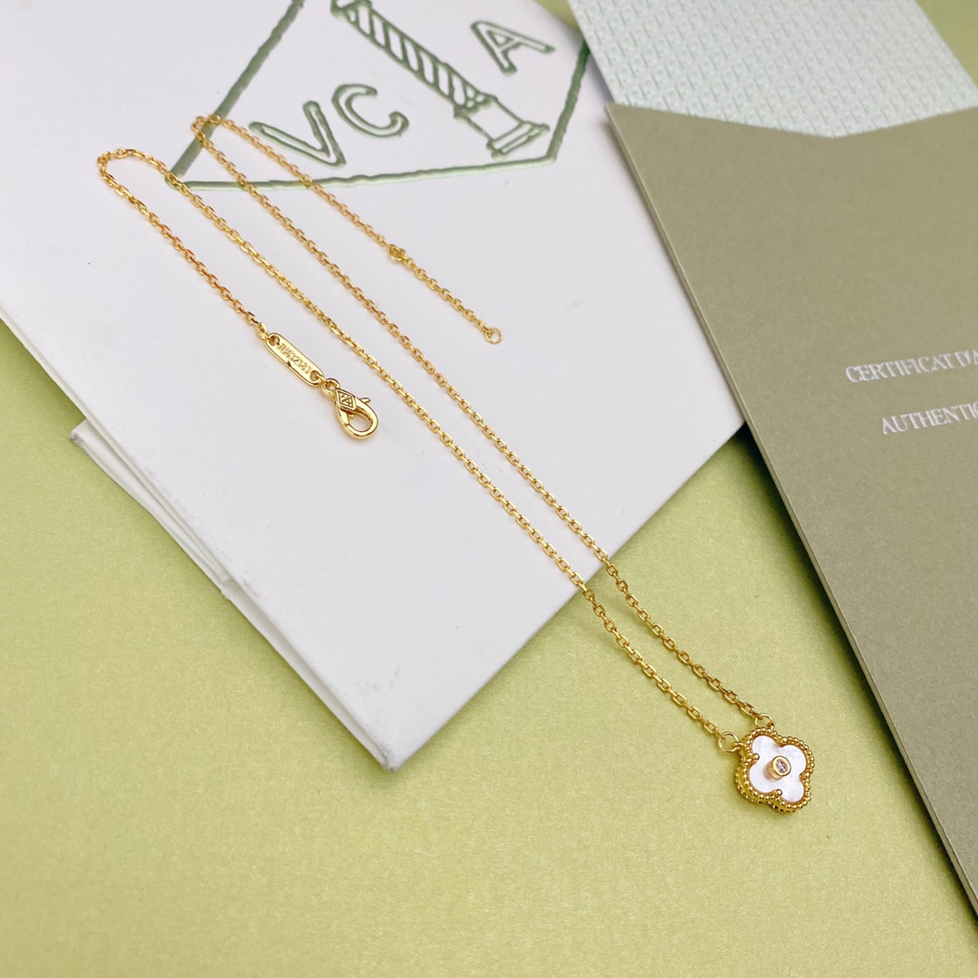 classic four leaf clover necklace classic four leaf clover necklace